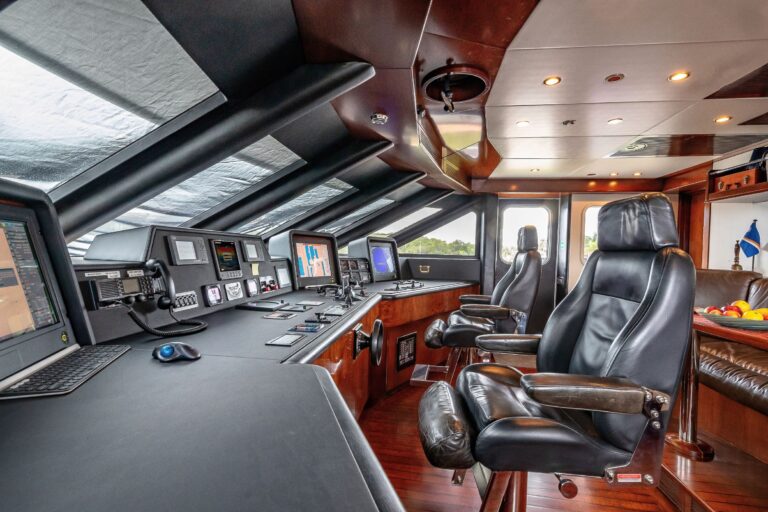 BELLA 54m Sensation 2005_Page_19_Image_0001